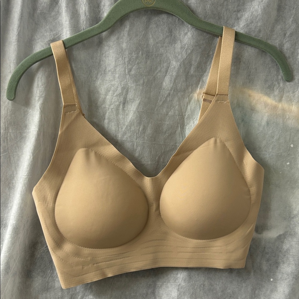 viral tiktok shop Seamless Nude Wireless Molded-Cup Bra size Large